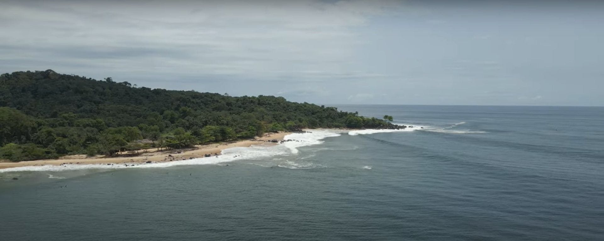 Coworking, Coliving and Surfing in Robersport (Liberia)