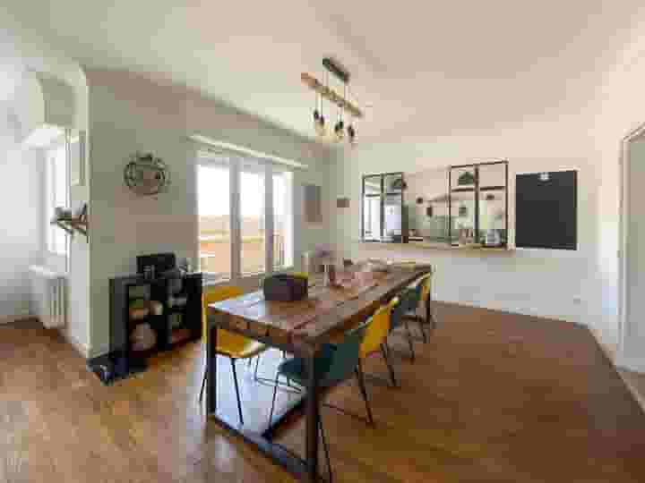 Coliving and Coworking by the Surf