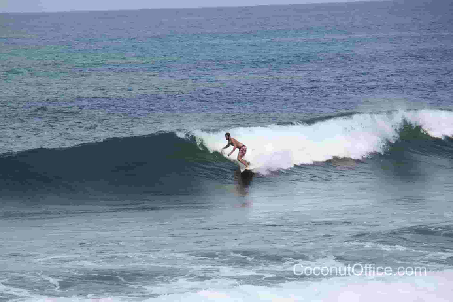 You can find lefts and rights in Playa Hermosa.