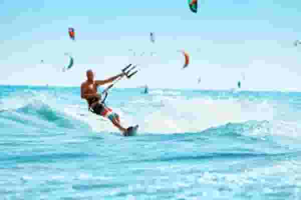kite surfing