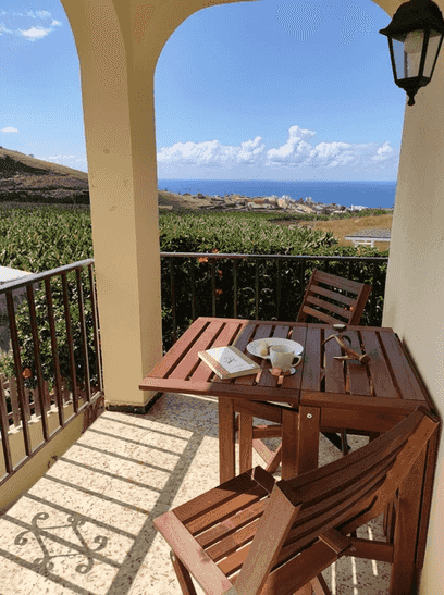 Coliving and Coworking by the Surf