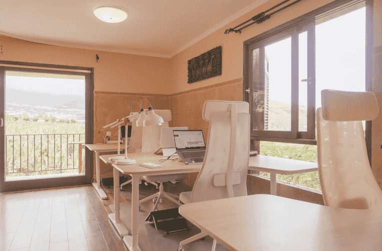 Coliving and Coworking by the Surf