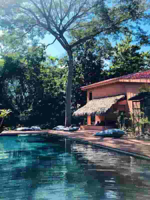 pool vibes