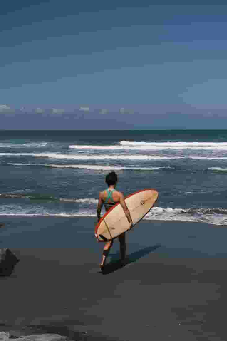 walking to the surf