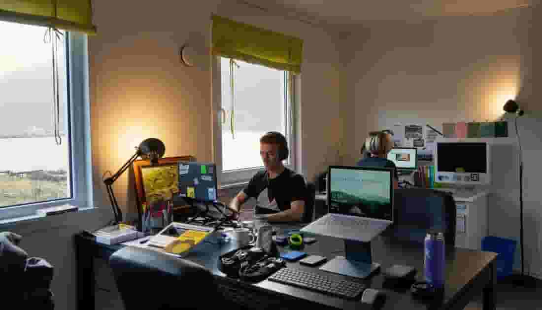 cowork desk