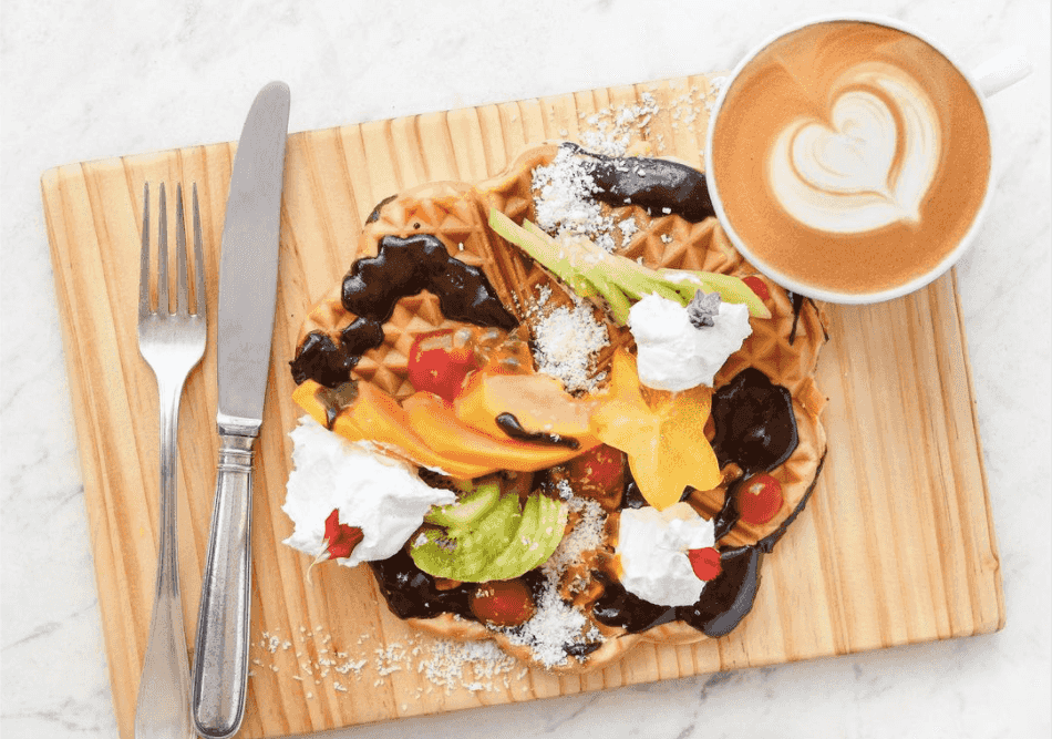 waffle with fruits