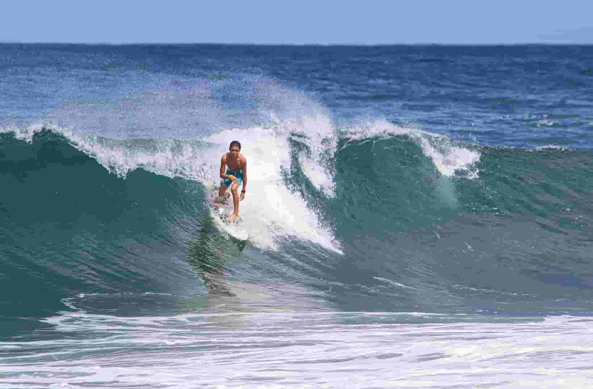 sufing in azores
