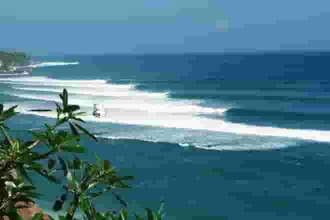 Uluwatu waves