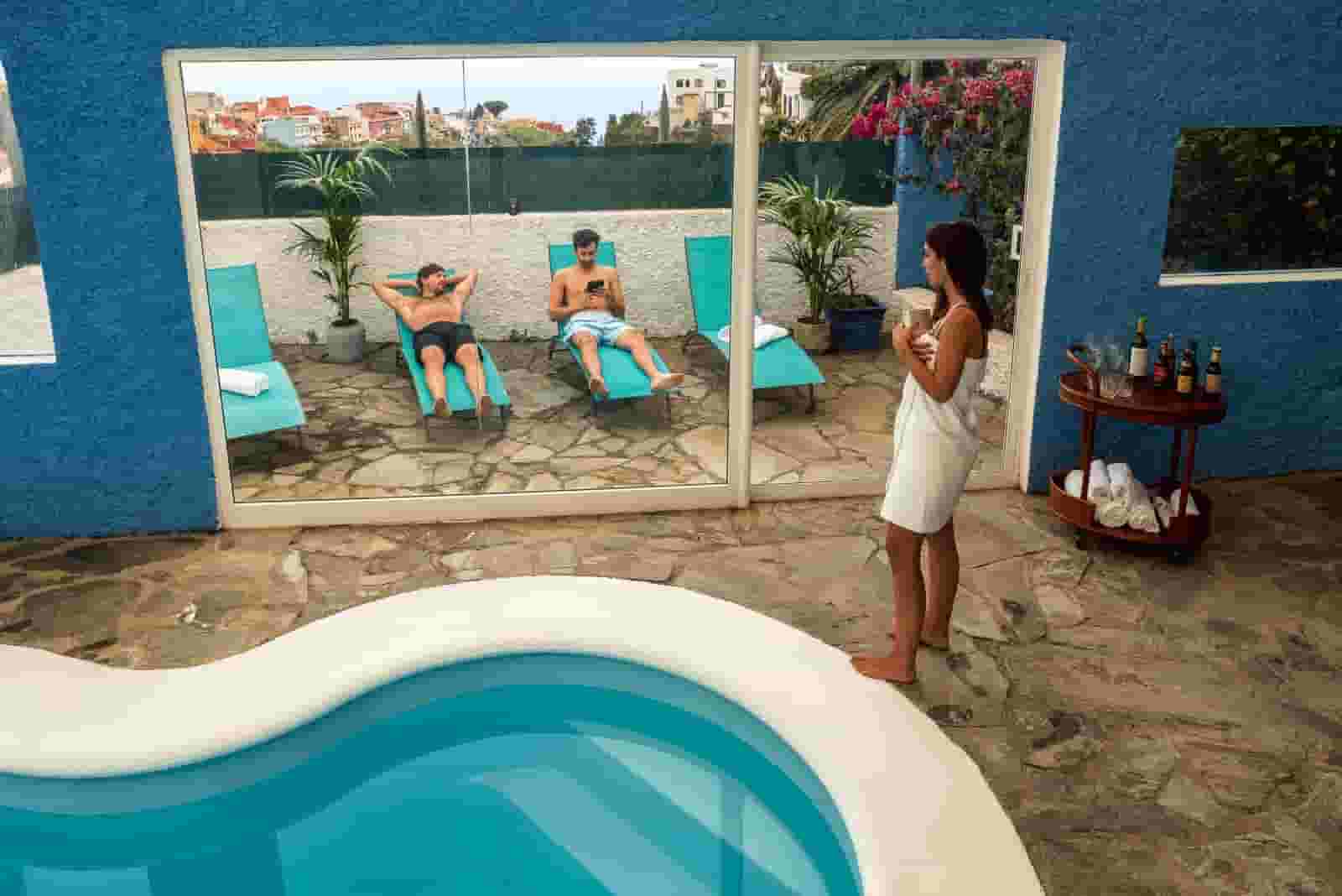 swimming pool