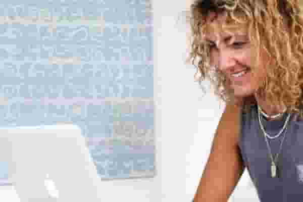 digital nomad girl working 