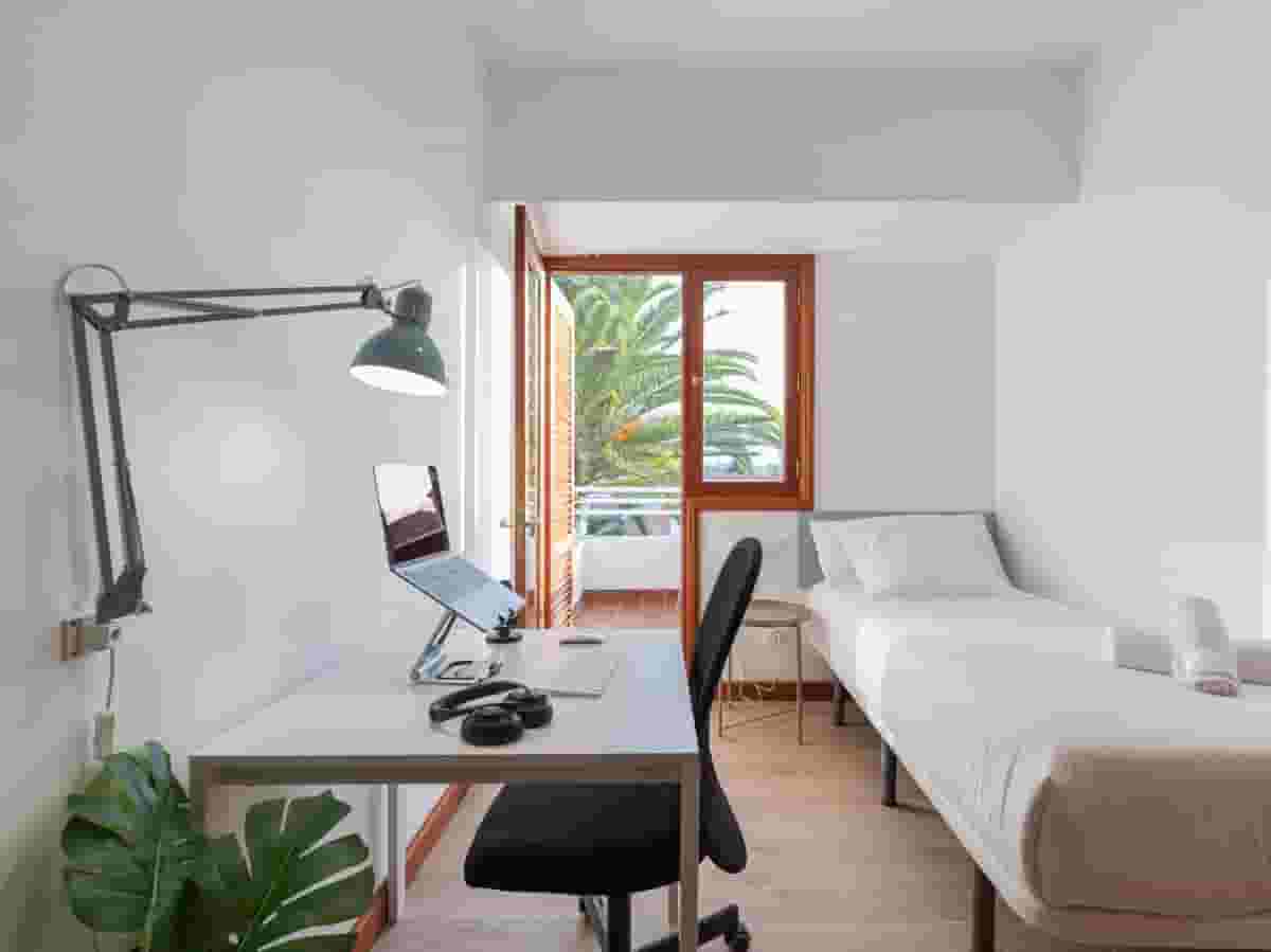 desks in the room