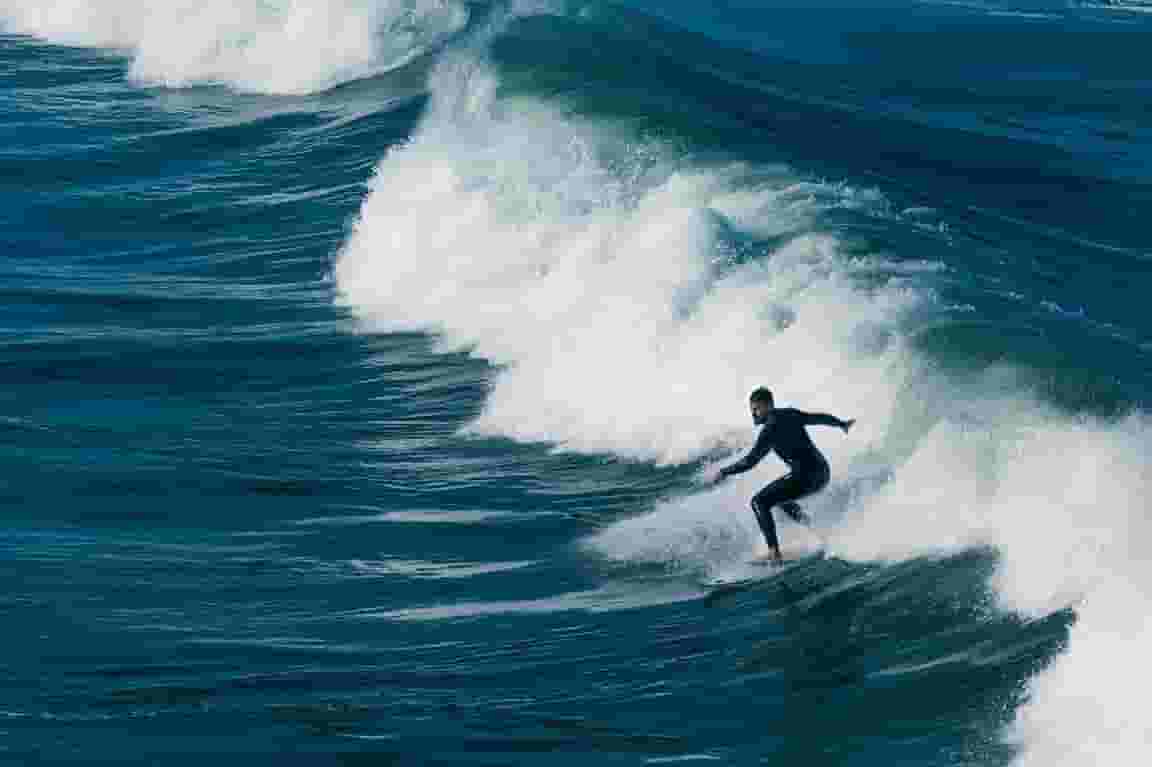 digital nomad surfing