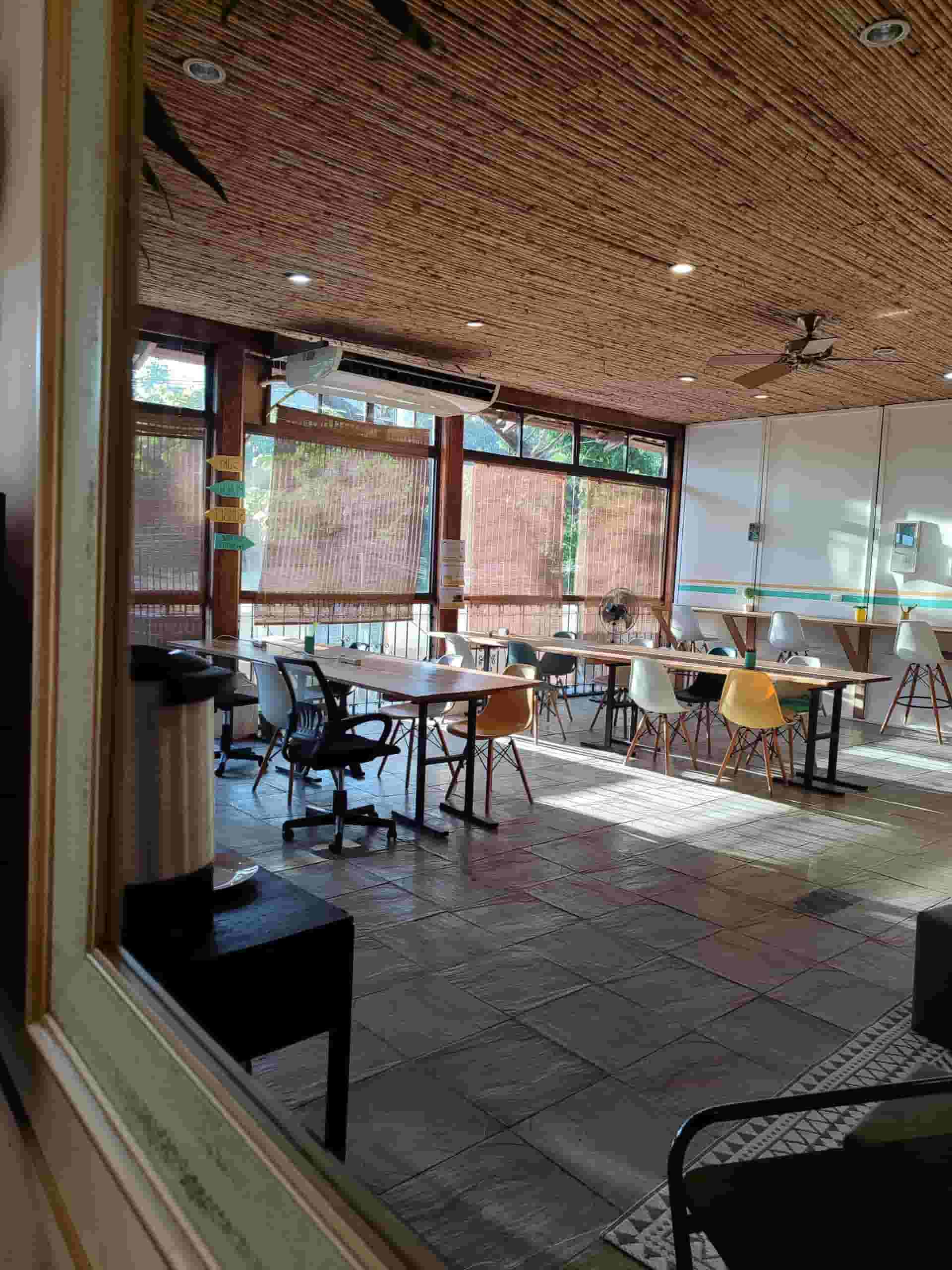 Coliving and Coworking by the Surf