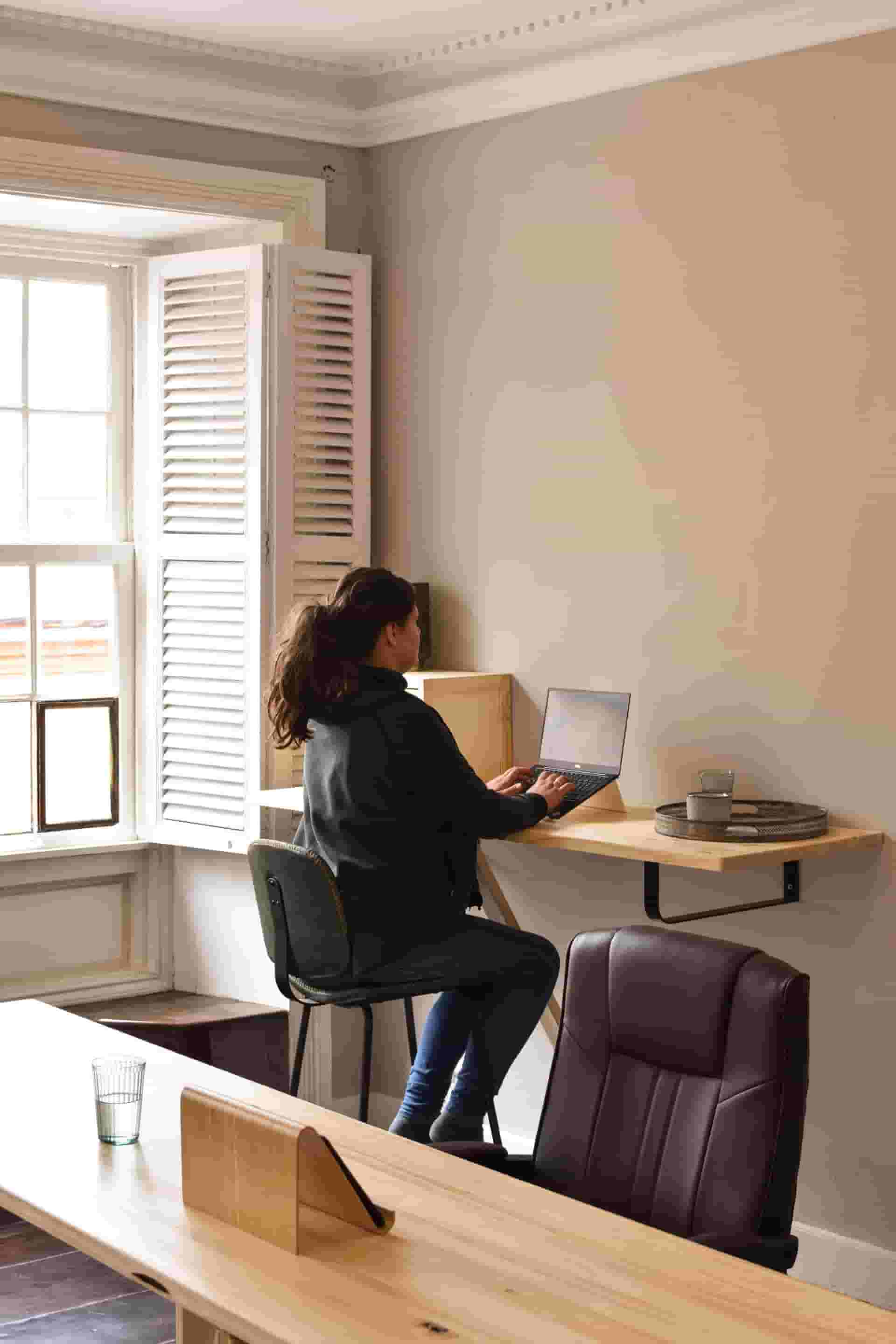 digital nomad working