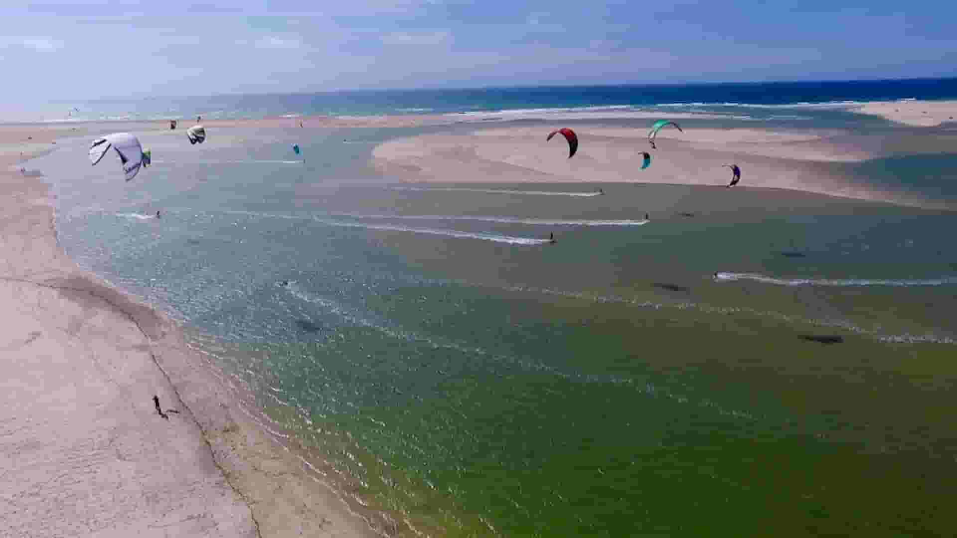 kite surfing