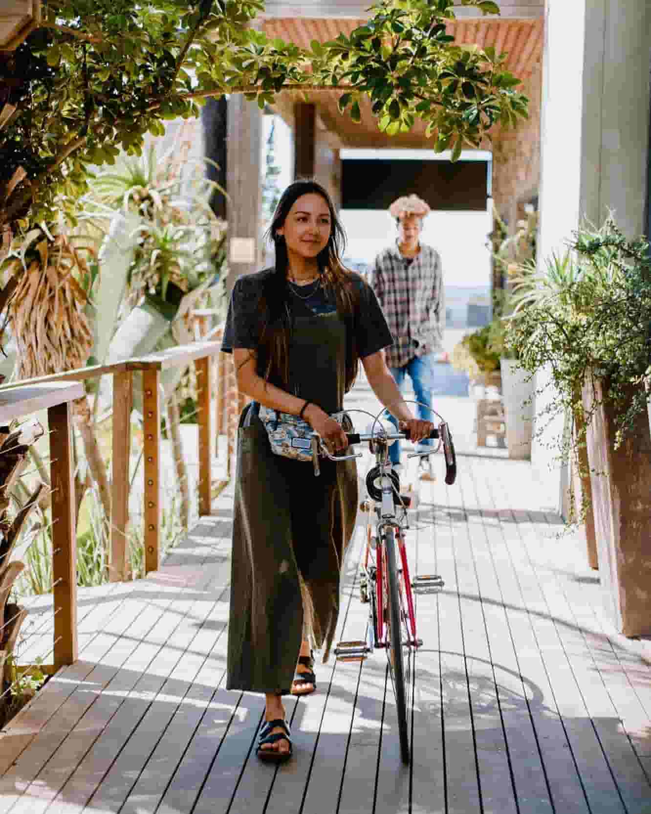 digital nomad with bicycle