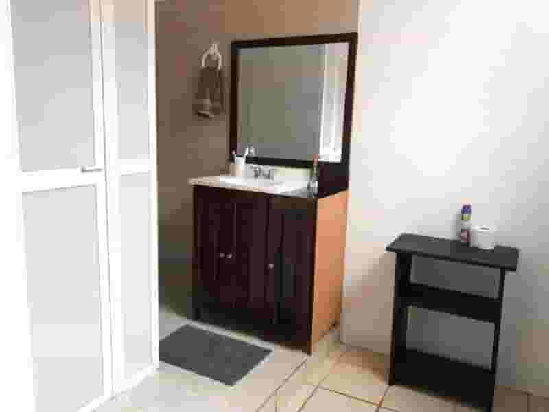 Digital nomad bathroom