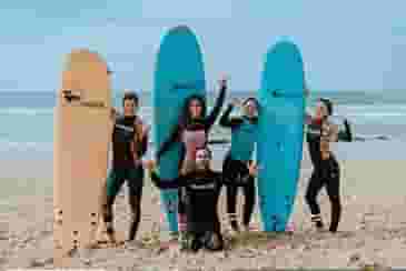 surfers