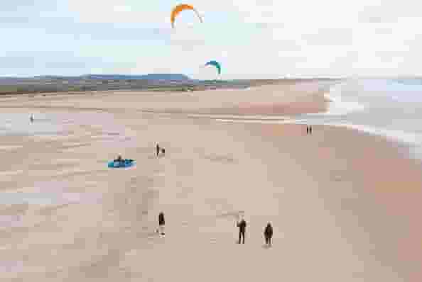 kitesurfing
