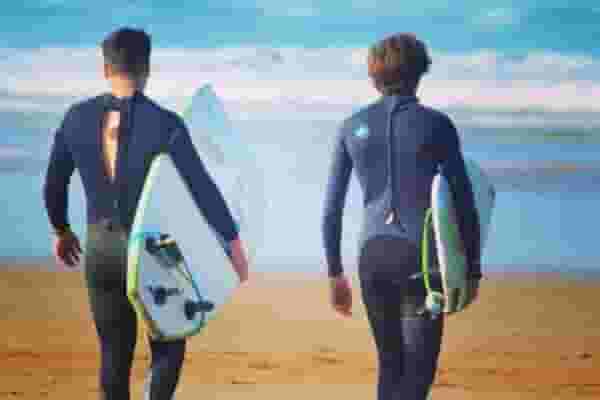 digital nomad surfers
