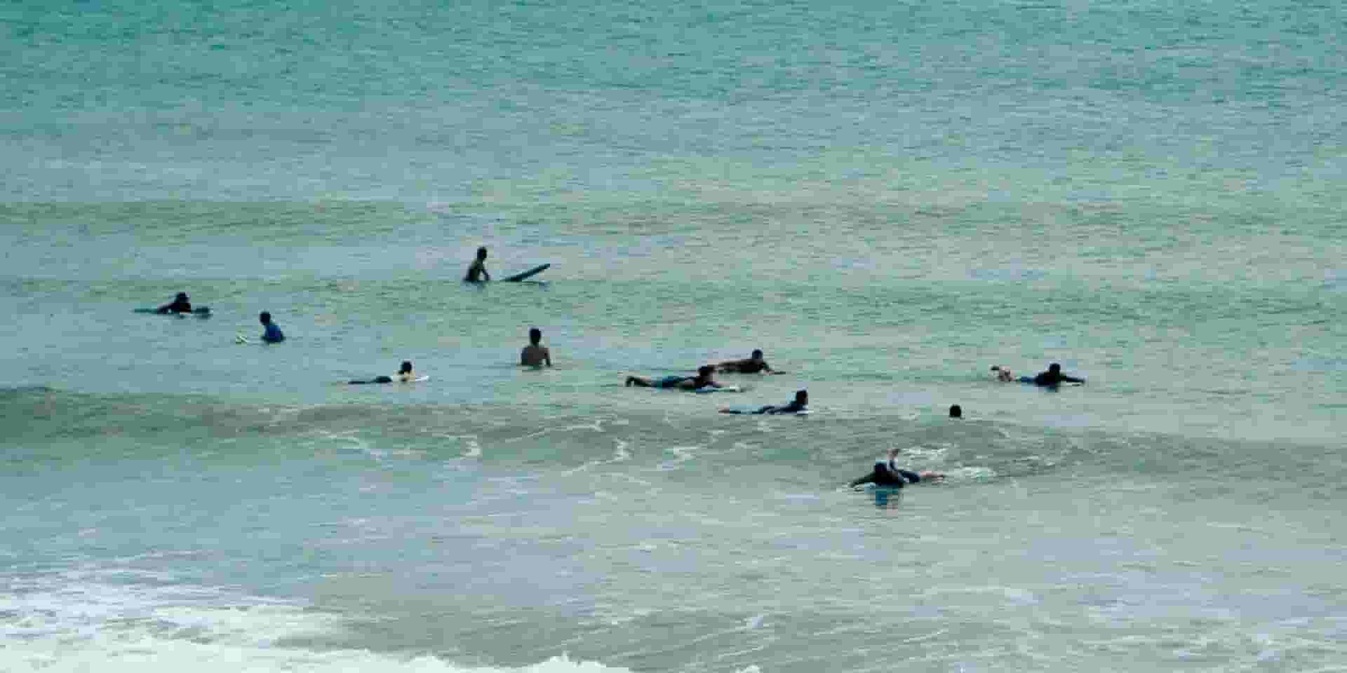 Surfing as a team building activity