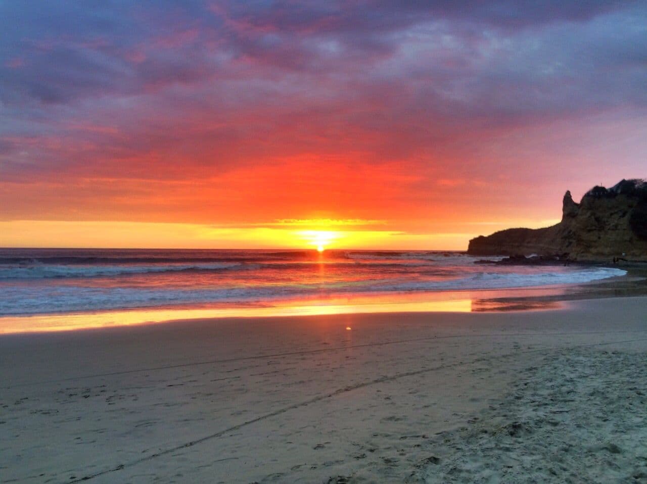 Coworking & Coliving by the surf in Montañita, Ecuador at Casa del Sol 
