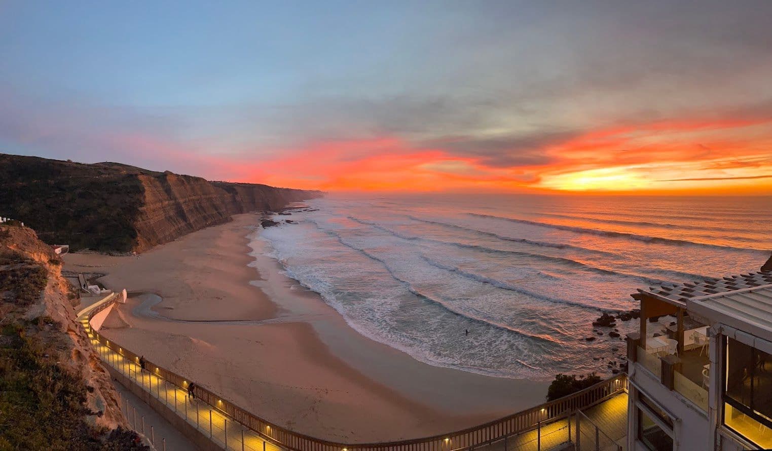Regenerative Coliving & Coworking by the surf in Magoito, Sintra at Vivenda Felicidade