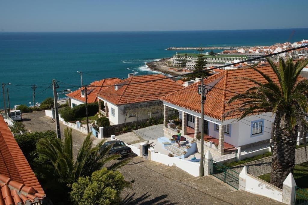 Chill In Ericeira Surfhouse - Winter Coworking Rooms at Chill In Ericeira Surfhouse - Winter Coworking Rooms