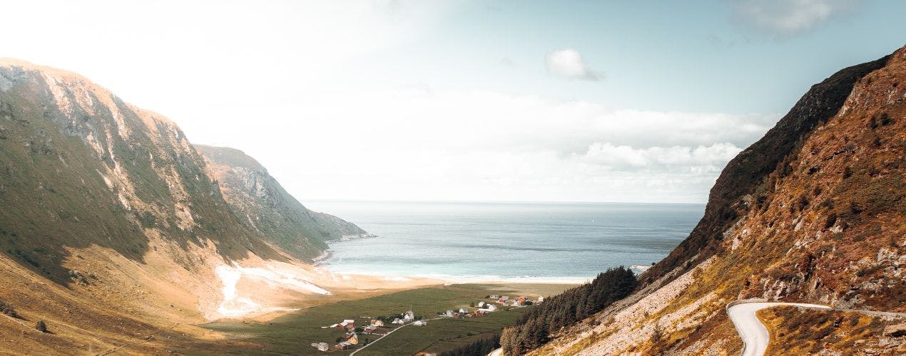 Coworking, Coliving and Surfing in Hoddevik (Norway)