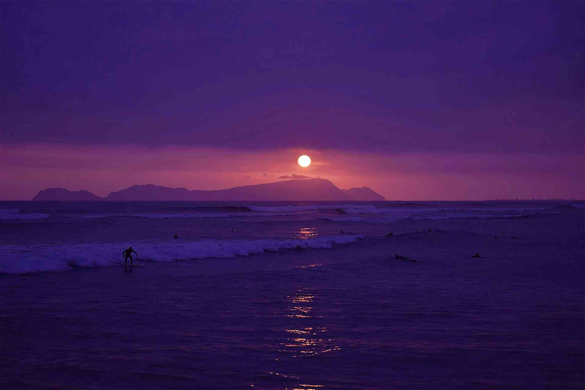 Sunset surf