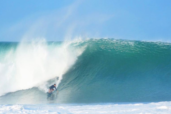 Big wave surfing playa Zicatela